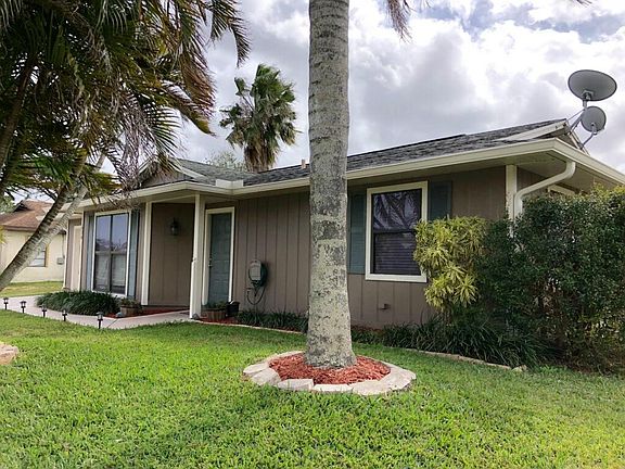 2nd image of 634 SW Dalton Cir