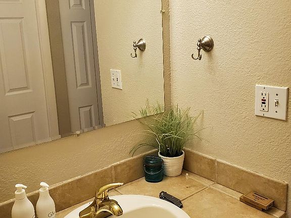 2nd image of 1125 N Washington St APT 507