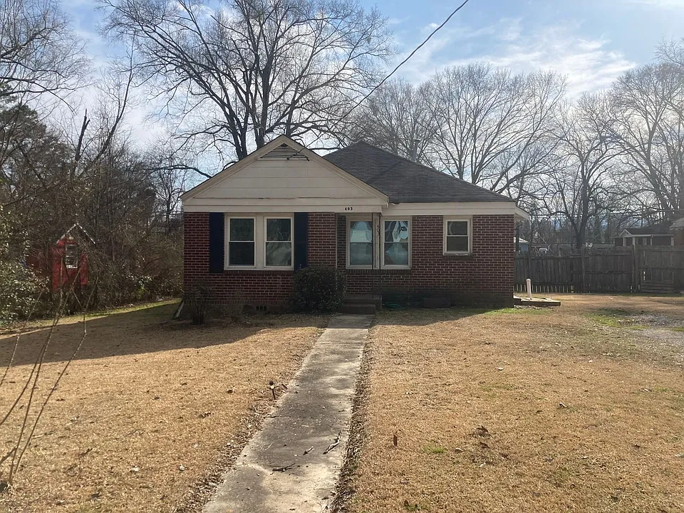 403 N Elm St NW