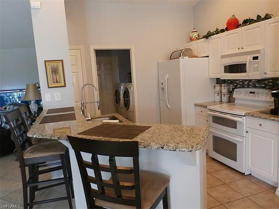 5th image of 1819 SW 1st Pl