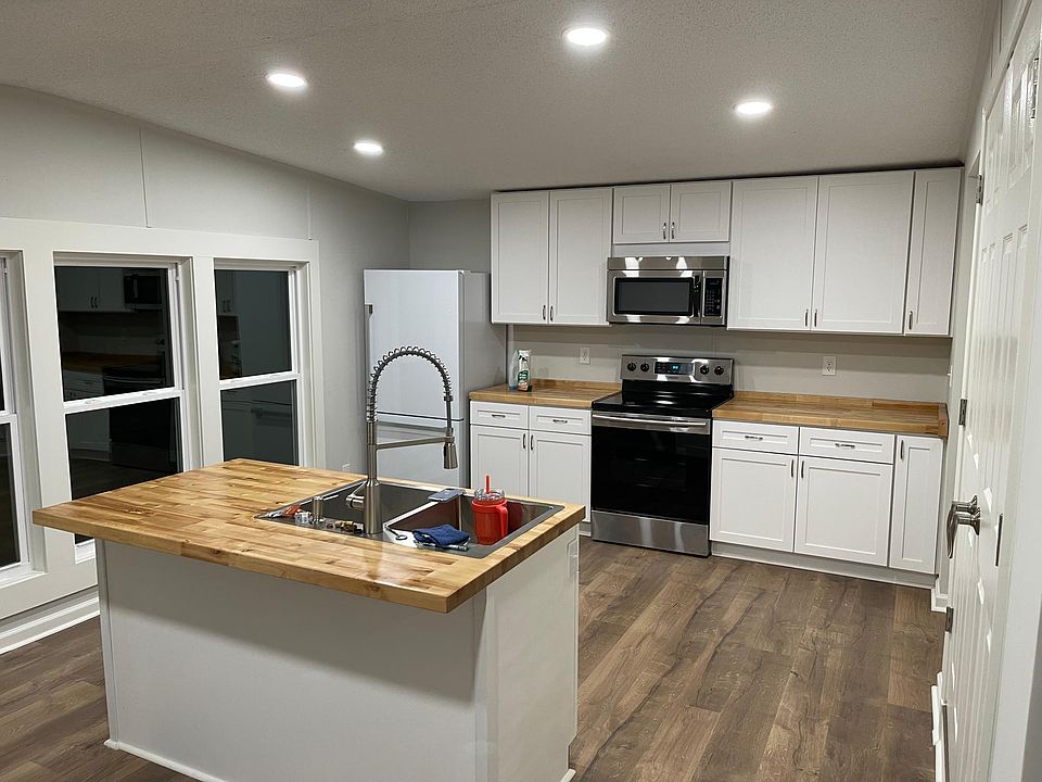 1st image of 903 Lightwood Dr
