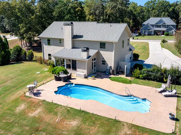 151 Rock House Rdg, Senoia, GA 30276