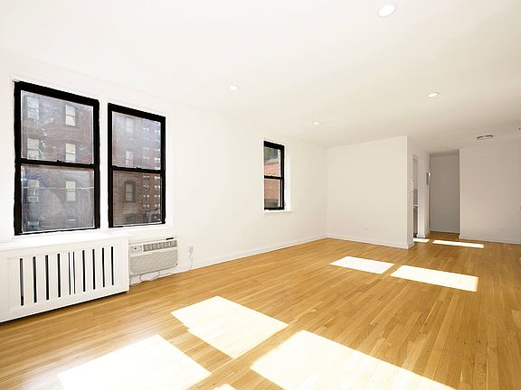 2nd image of 200 E 28th St APT 5H