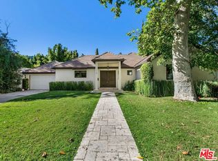 13201 Bloomfield St, Sherman Oaks, CA 91423