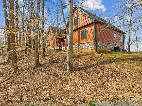 3rd image of 2100 Baileys Point Rd