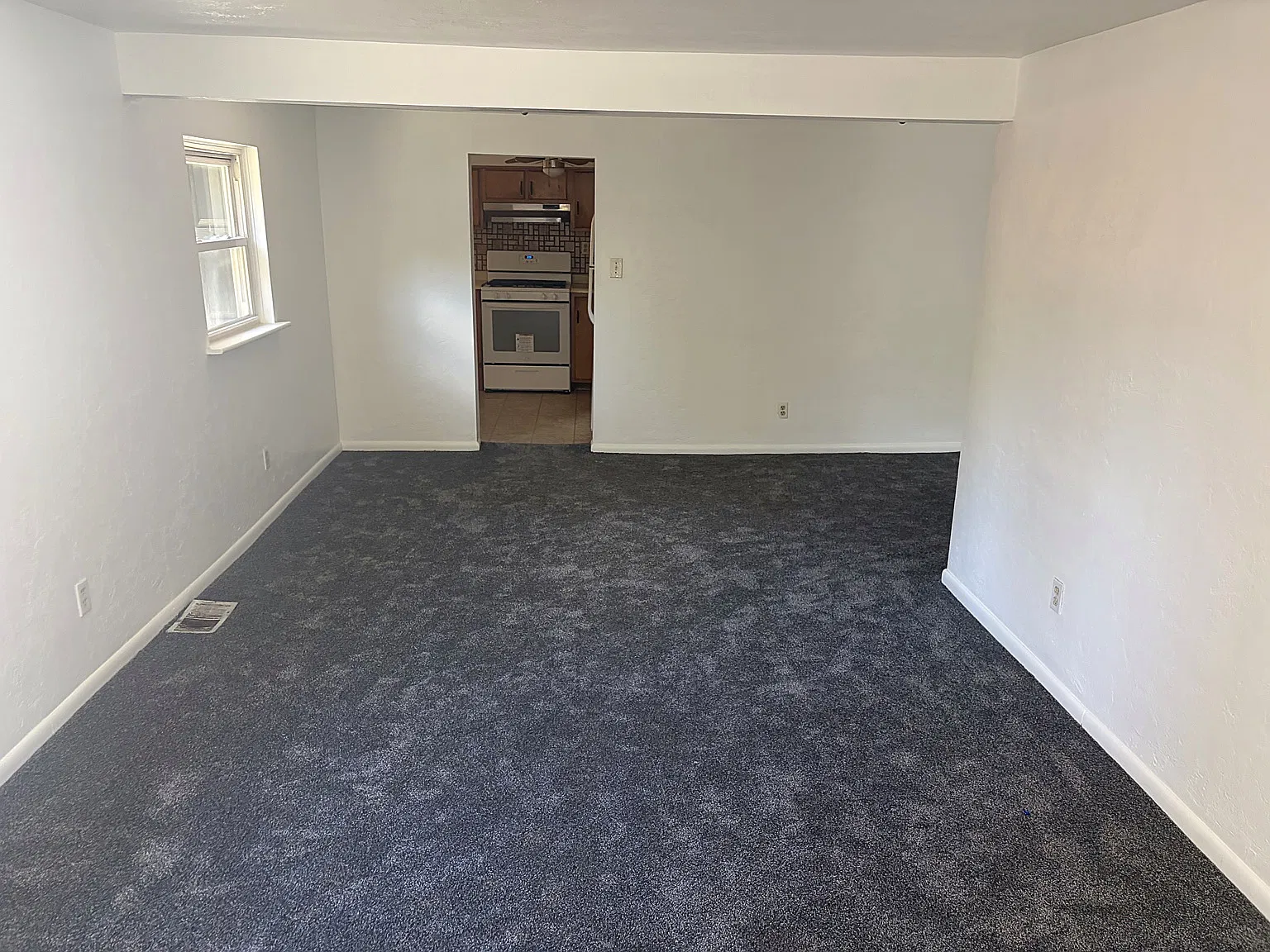 5 bed, 3.5 bath, 1617 sqft, $1,900 — Photo 4