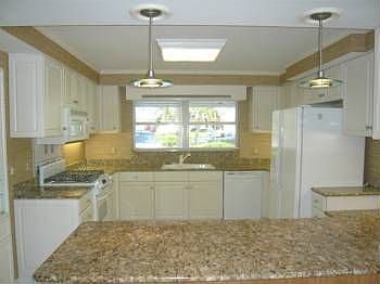 4th image of 13 Sea Horse Ln