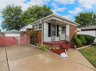 24553 Phlox Ave, Eastpointe, MI 48021