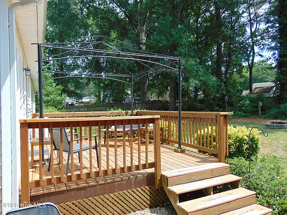 3rd image of 206 Simbelyn Drive