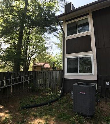 3rd image of 18443 Stone Hollow Dr