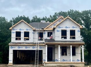 7605 Main St, Olmsted Falls, OH