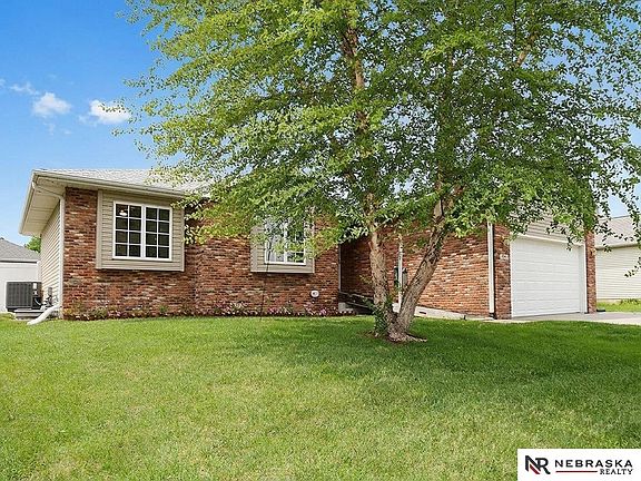 2nd image of 1601 Blackhawk Cir