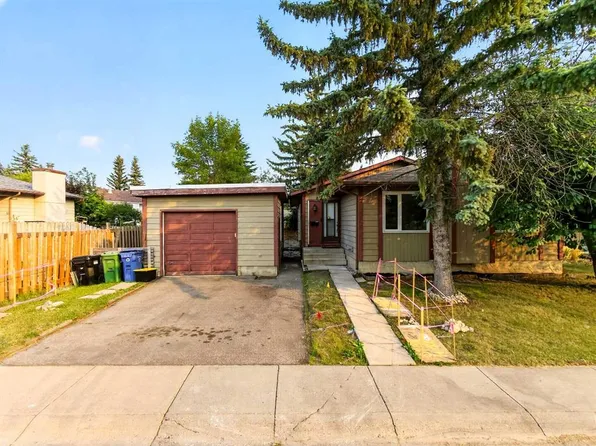 207 NW Deer Ridge Way SE, Calgary, AB T2J 5Y8