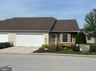 442 Parkview Ln, Hanover, PA 17331