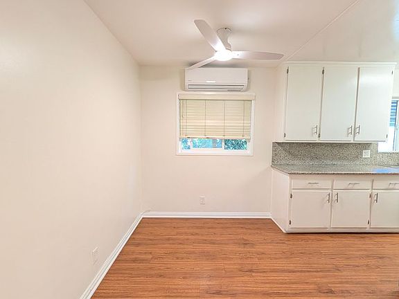 5th image of 14728 Magnolia Blvd APT 4