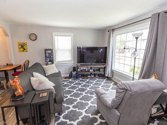 4th image of 6197 Tall Oaks Dr
