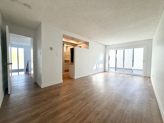 5th image of 2940 W 235th St