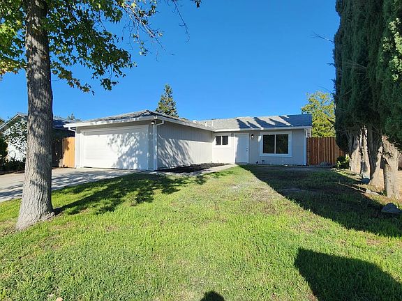 2nd image of 2605 Sandalwood Dr
