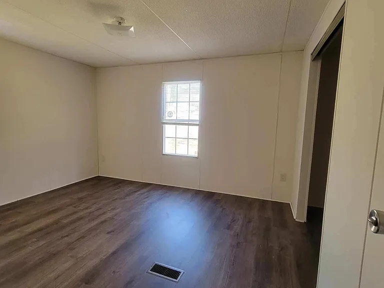 307 Honeysuckle Ln — Photo 8