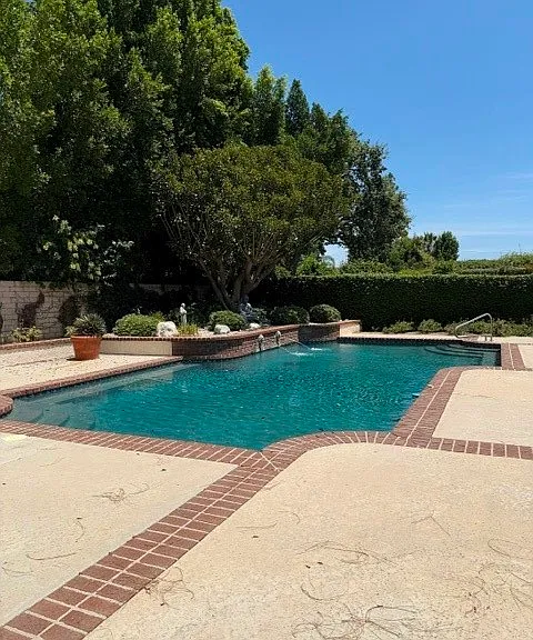 22231 Romar St — Photo 4