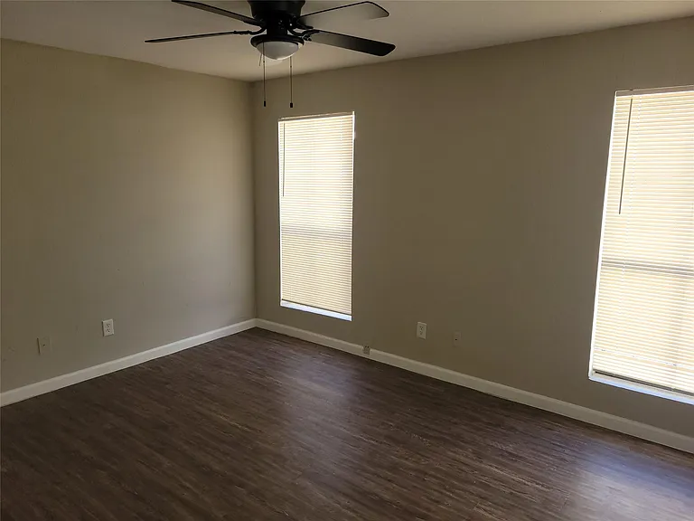 7200 T C Jester Blvd #2402 — Photo 9