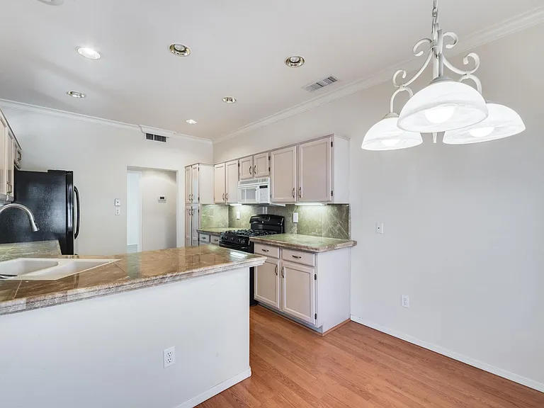 15304 W Heritage Dr — Photo 15