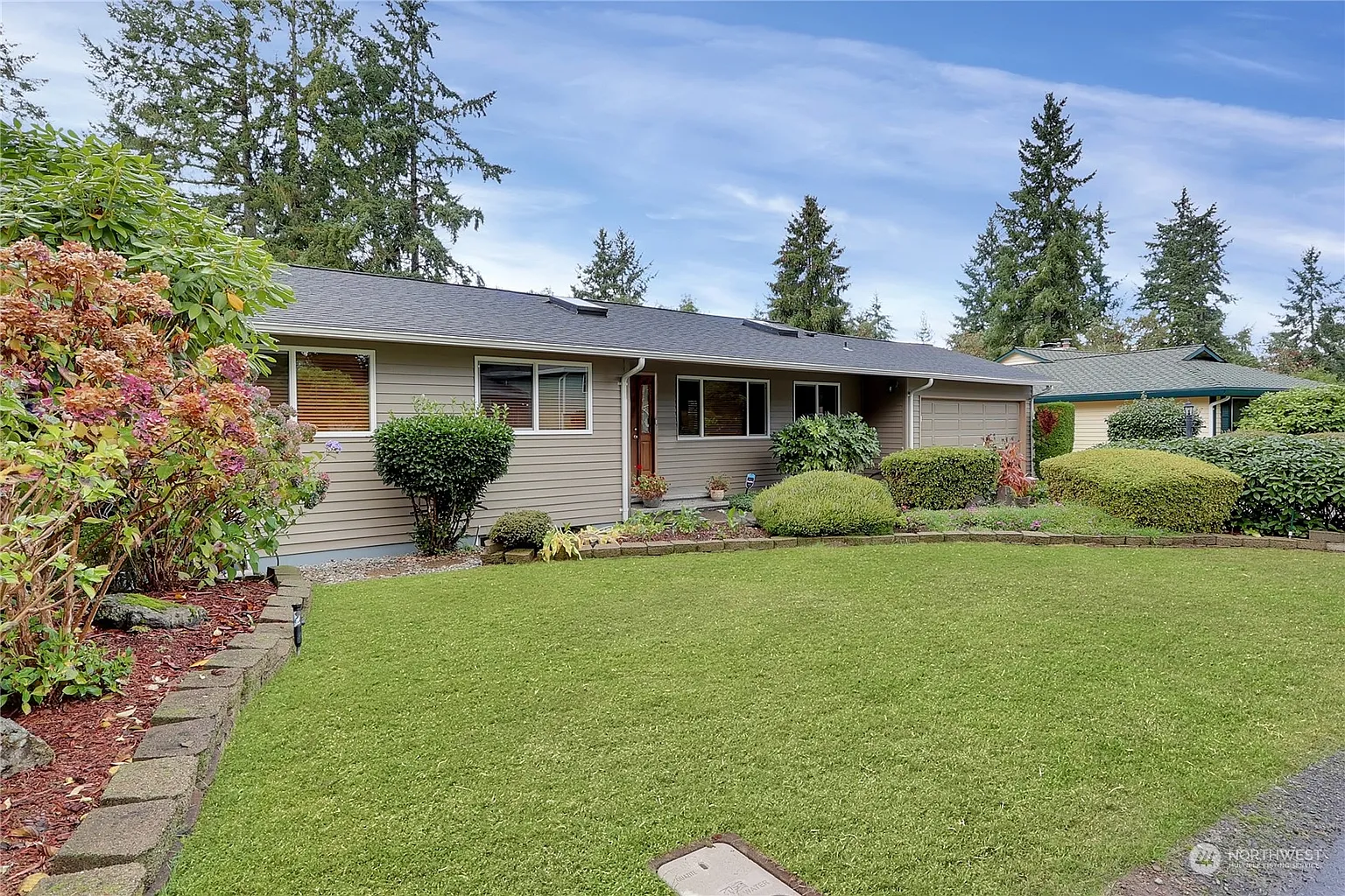 9023 Ridgeview Circle W photo 1