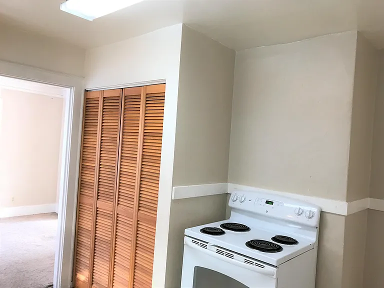 4200 Pasadena Pl NE #6 — Photo 11