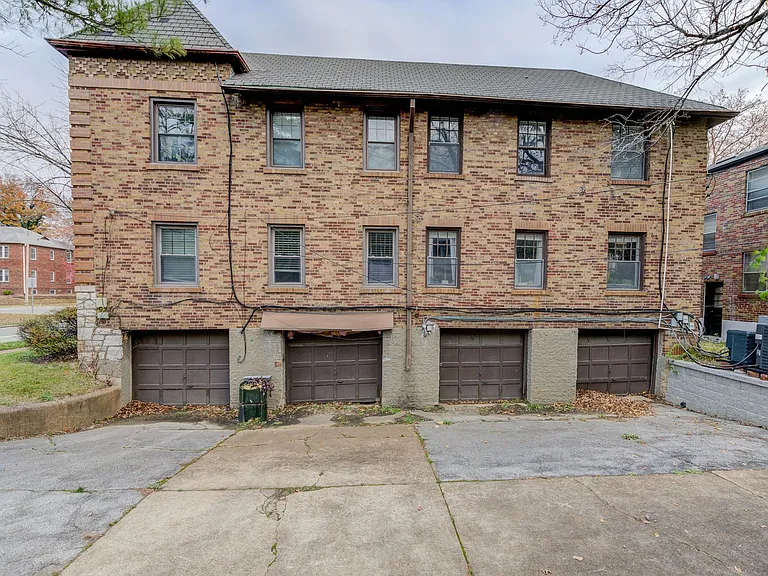 (242) 7156-58 Tulane Ave — Photo 14