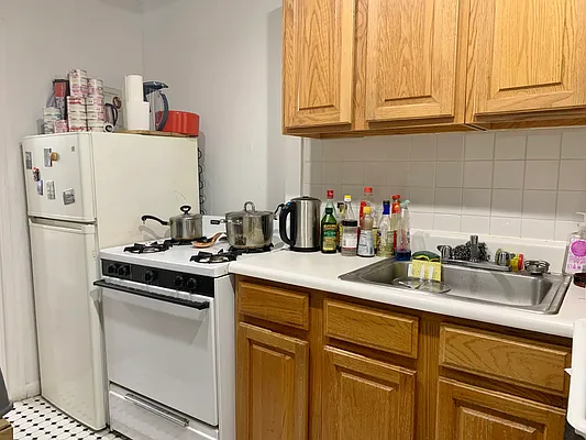 Rented by Paley Management | media 21