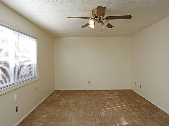 2nd image of 1206 E Grove St #102