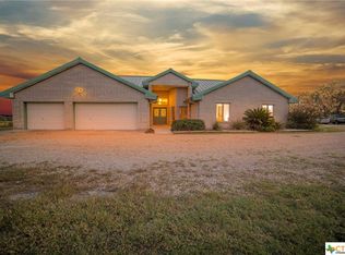 380 Appling Rd, Kingsbury, TX 78638