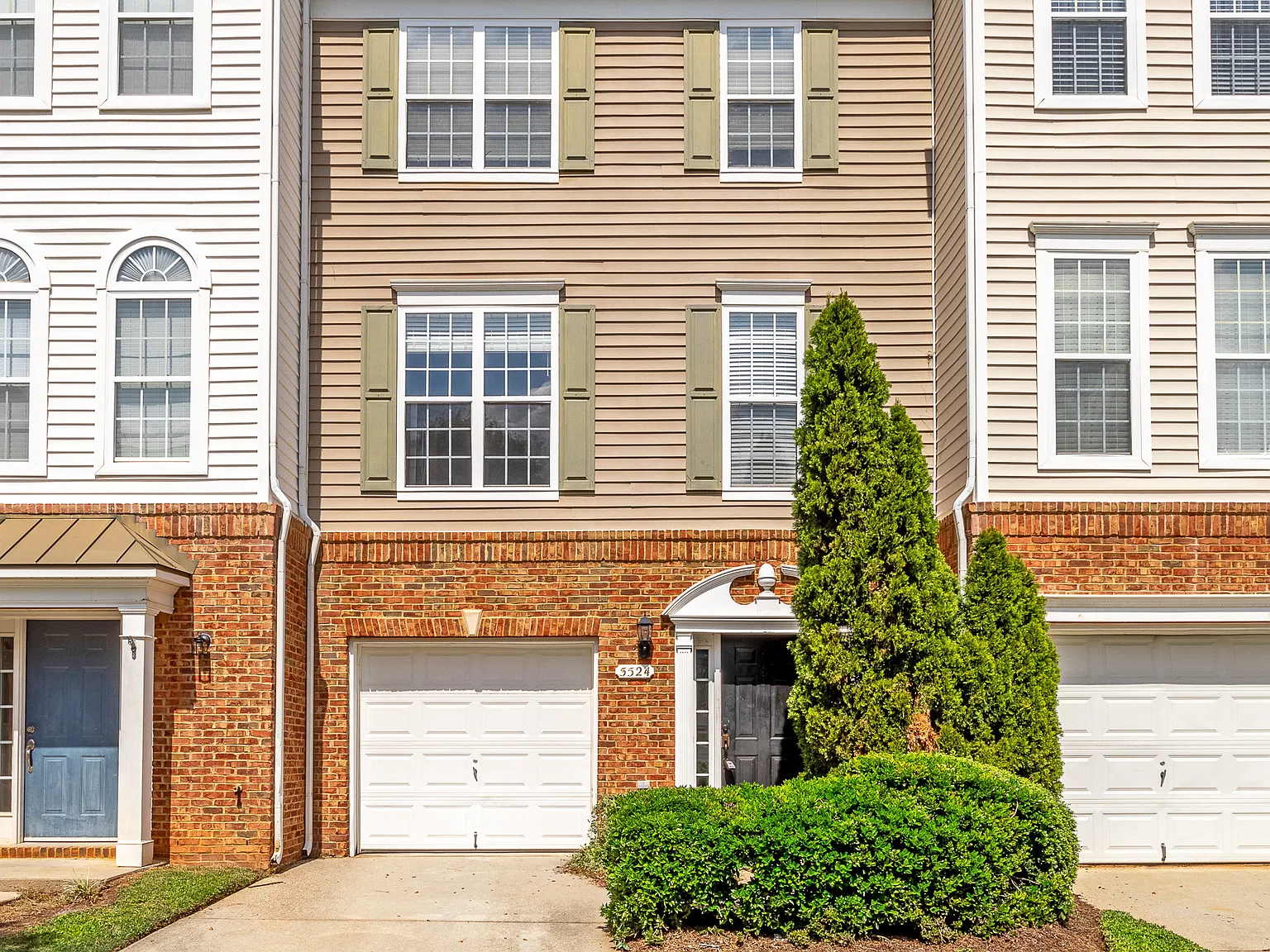 3 bed, 3.5 bath, 1941 sqft, $1,995 — Photo 2