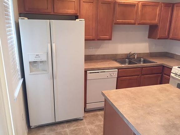4th image of 7941 Shadow Oak Dr