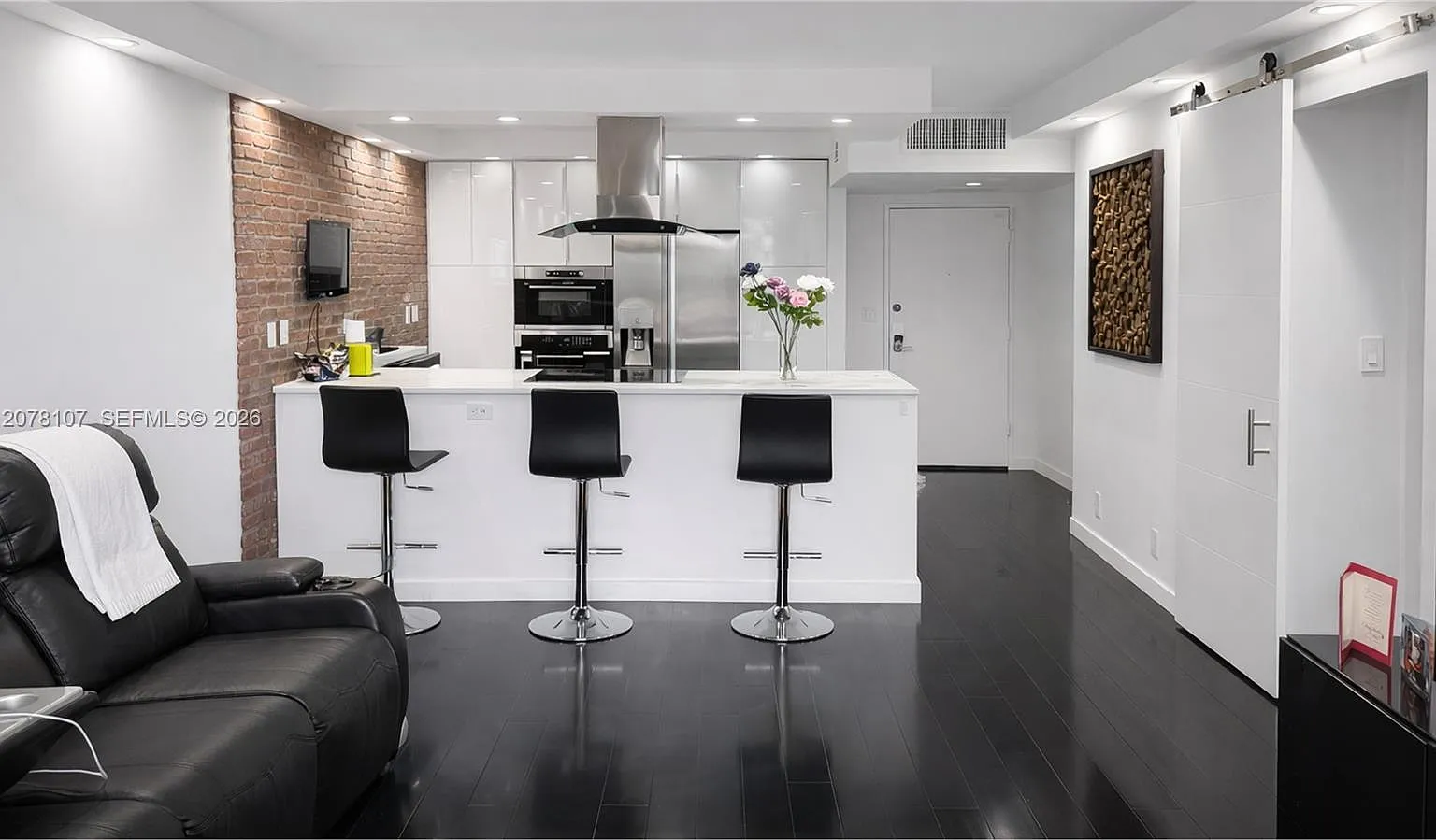 Olympus Condo Phase — Photo 3