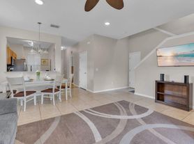 557 Miramar Ave, Davenport, FL