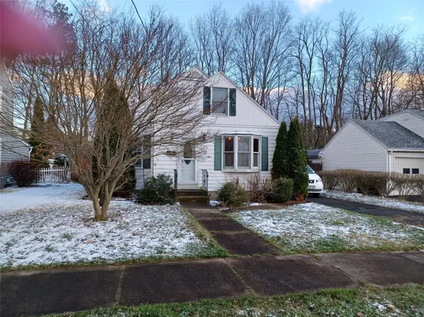 205 Kimball Rd, Vestal, NY 13850