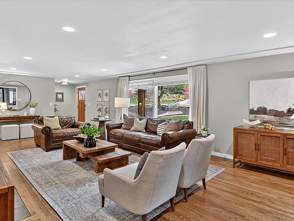 3rd image of 1719 S Rockwood Blvd