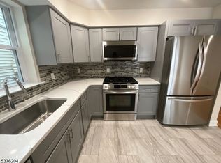 797 S 15th St, Newark, NJ 07108