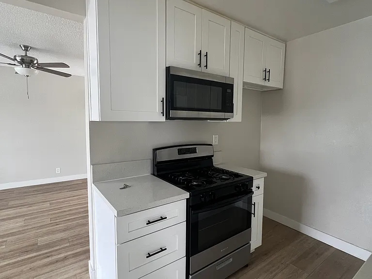 10761 Palma Vista Ave #6 — Photo 2