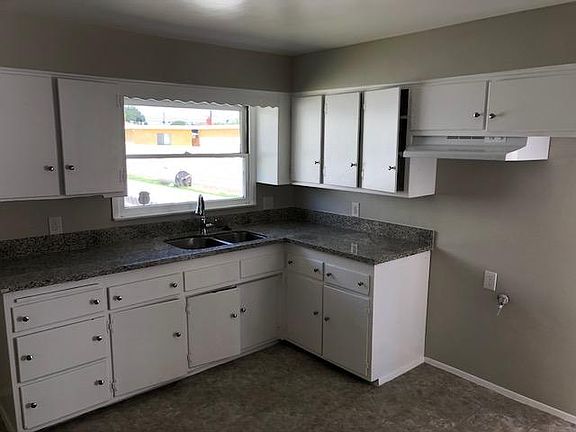 3rd image of 9558 1/2 Cedar St