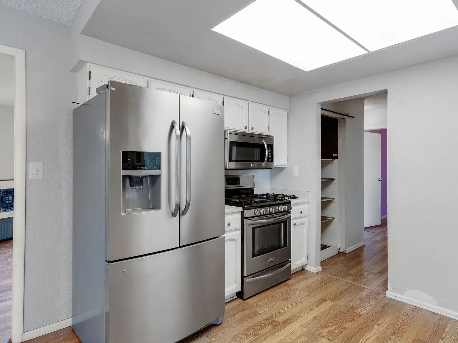 4 bed, 2100 sqft, $2,300 — Photo 4