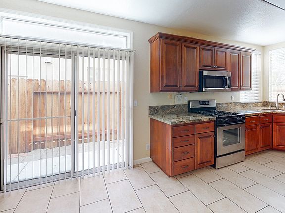 2nd image of 783 Chateau Cir