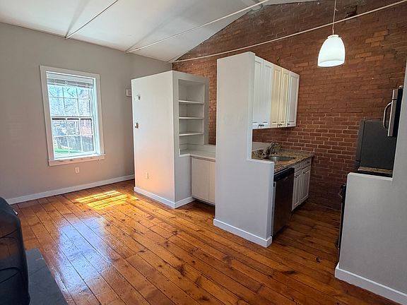 5th image of 604 Chapel St #Ch3