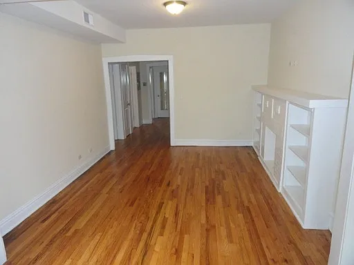 Building Photo - 4954 N Saint Louis Ave #1