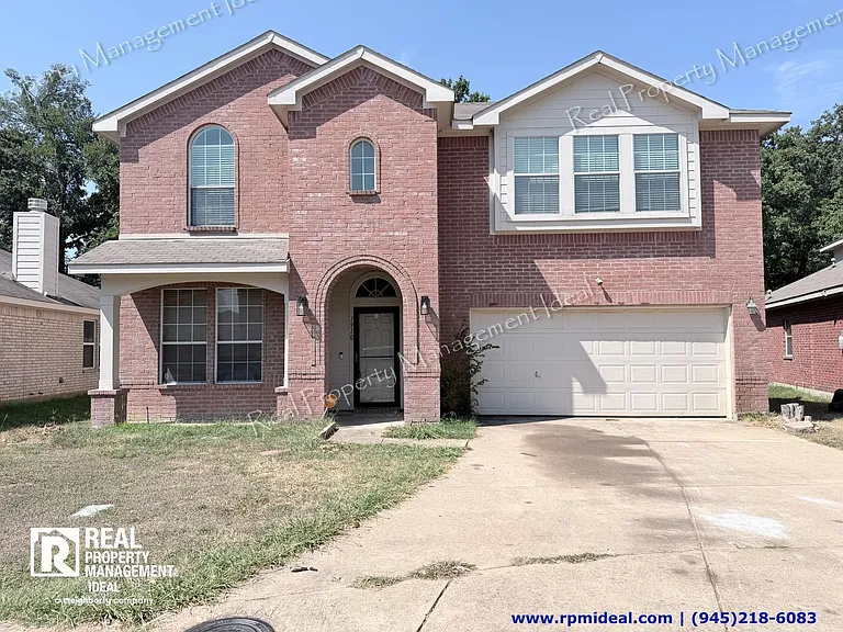 1910 Pin Oak Ln — Photo 2