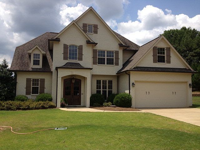 1st image of 303 Wellington Ct