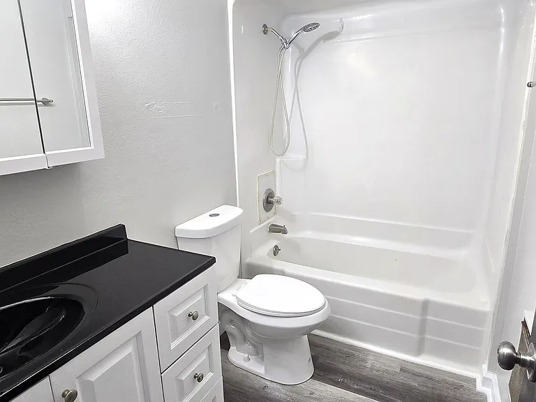 1001 Stanley Ave #1-13 — Photo 12