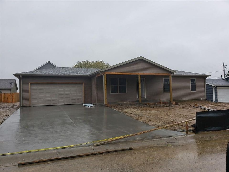 1st image of 909 S Creek Dr E