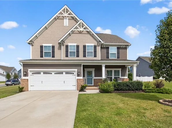 224 Farmington Pl, Smithfield, VA 23430